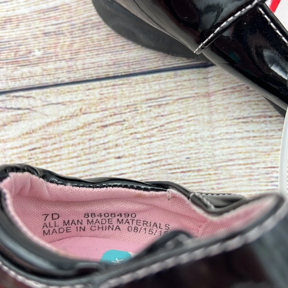Nordstrom Black Maryjanes with Flowers Sz 7 NWTs - Picture 2 of 5